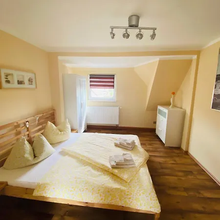 Großzügiges Am Senftenberger Mit 2 Terrassen *