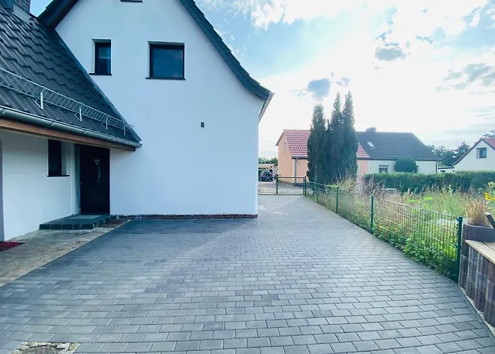 Großzügiges Am Senftenberger Mit 2 Terrassen Ferienhaus *