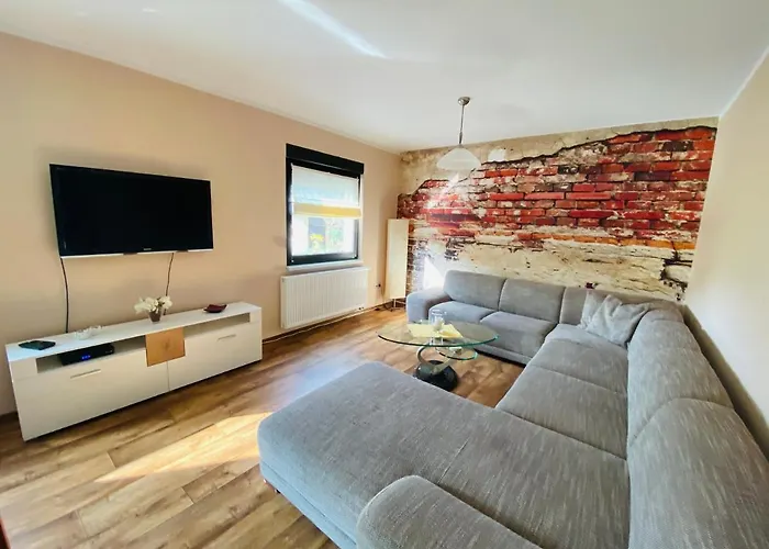 Grosszuegiges Am Senftenberger Mit 2 Terrassen