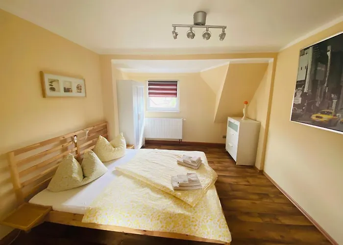 Großzügiges Am Senftenberger Mit 2 Terrassen *